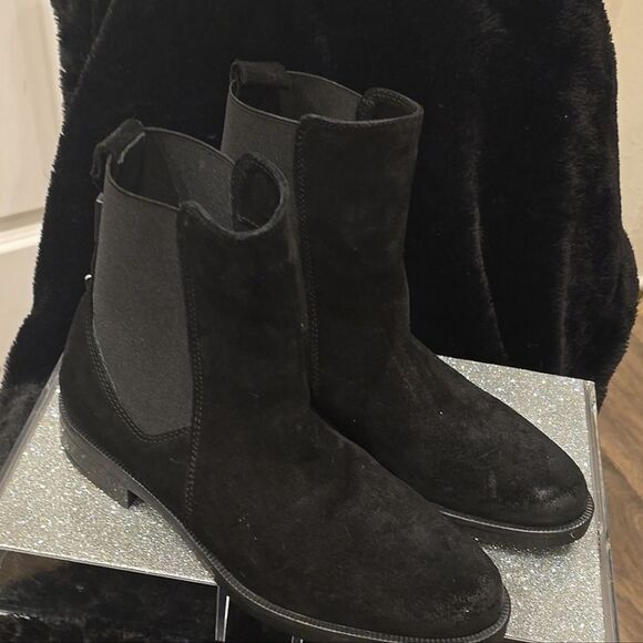 Emanuele Crasto Chelsea Distressed Suede Boots - Picture 9 of 10